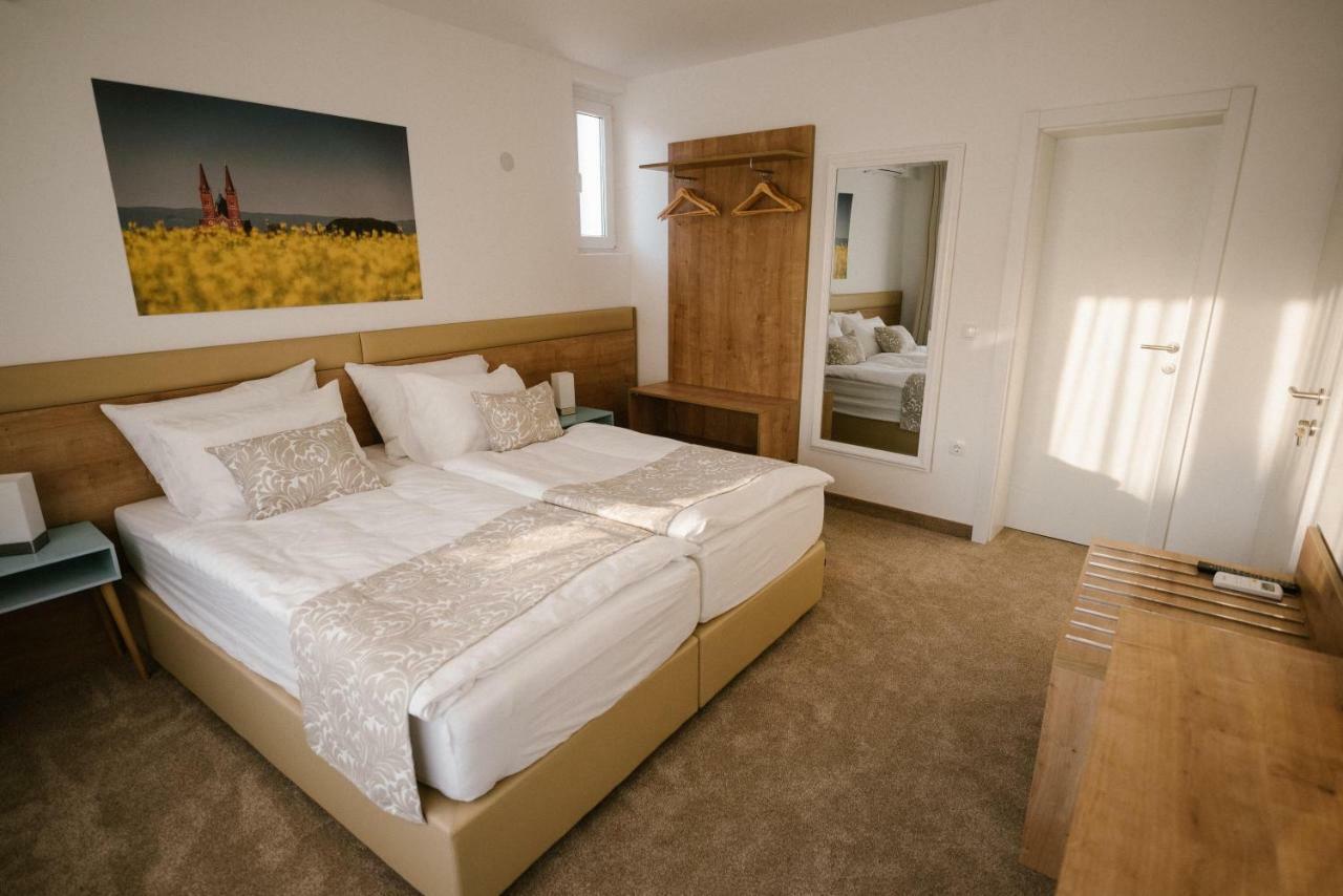 2I Rooms Ðakovo Zewnętrze zdjęcie
